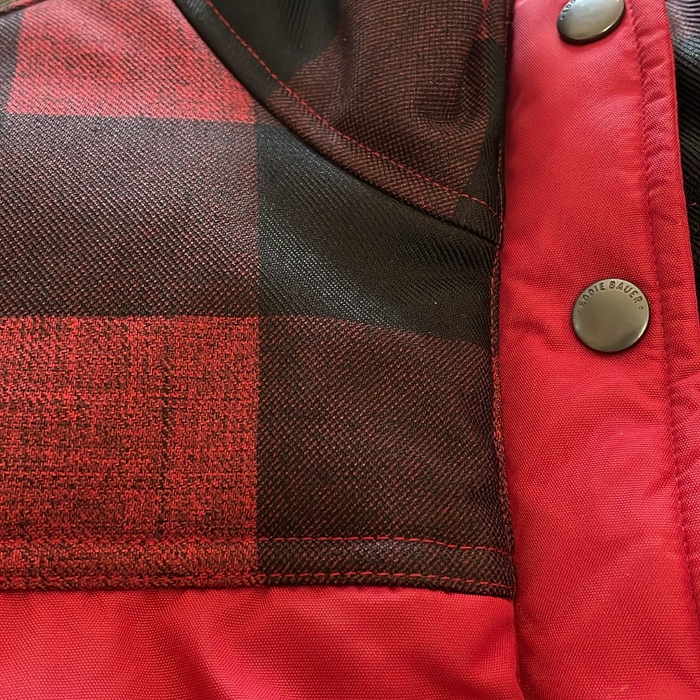 Eddie Bauer Red Black Buffalo Checkered Quilted Puffer Vest Size Medium Pockets - Picture 15 of 15